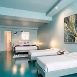 Modern And Bright 2Bd For 11 Guests In Le Marais!